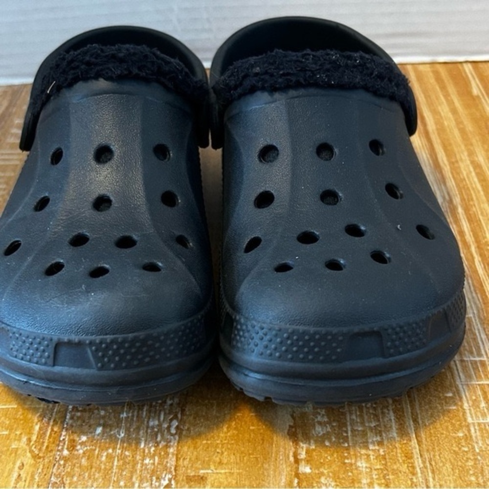 Croes for kids size 12-13 navy blue